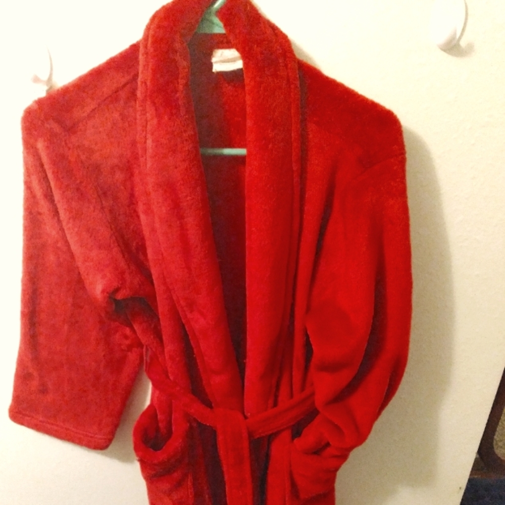 Fuzzy warm bathrobe